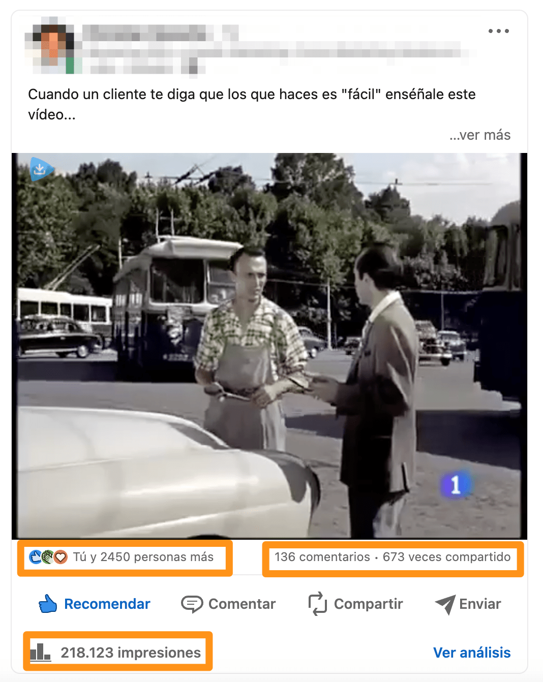 Una imagen de un hombre hablando con otro en un automóvil. Una imagen de un hombre hablando con otro en un automóvil.