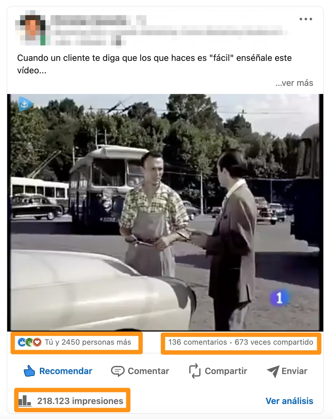 Una imagen de un hombre hablando con otro en un automóvil. Una imagen de un hombre hablando con otro en un automóvil.