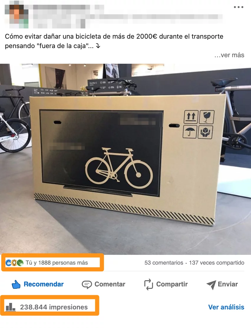 Un anuncio de Facebook que muestra una bicicleta en una caja. Un anuncio de Facebook que muestra una bicicleta en una caja.